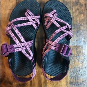 Maroon chacos